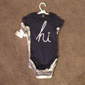 Carter’s set of 5 onesies / bodysuits Boy 24 month